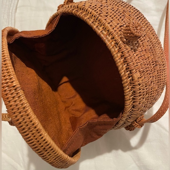Straw Crossbody Bag - Picture 3 of 3
